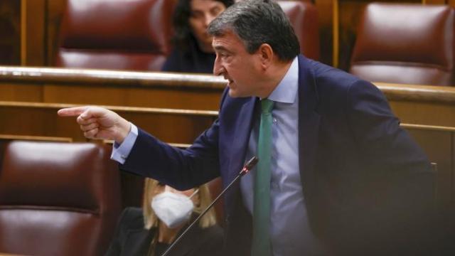 El portavoz de PNV, Aitor Esteban durante el Pleno del Congreso.
