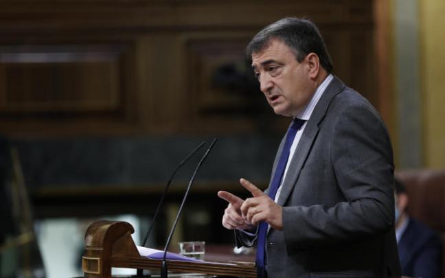 Aitor Esteban comparece en el Congreso.