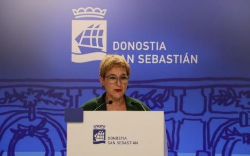 La concejala de Acción Social, Aitziber San Román, en la presentación de la memoria de su departamento.