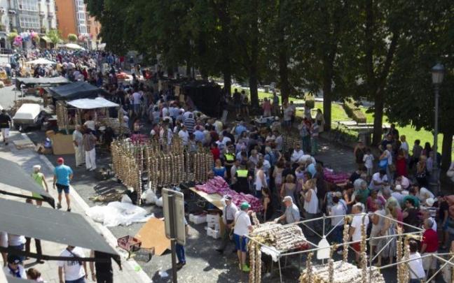 Puestos de ajos durante el día de Santiago.