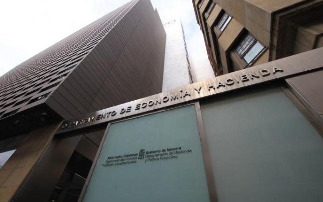 Fachada del Departamento de Hacienda.