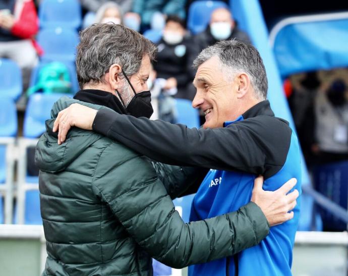 Quique Sánchez Flores y José Luis Mendilibar, durante el partido de ayer entre el Getafe y el Alavés.