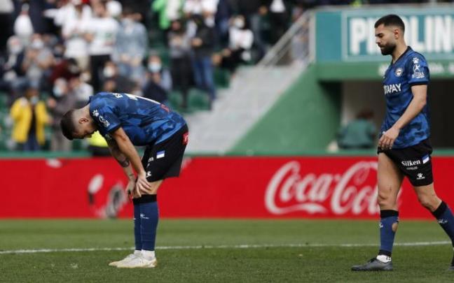 Derrota del Alavés frente al Elche en el Martínez Valero.