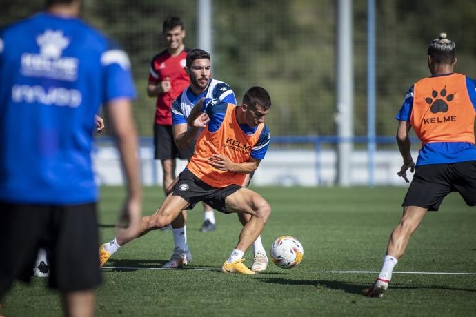 Jugadores del Deportivo Alavés durante un entrenamiento