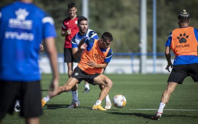 Jugadores del Deportivo Alavés durante un entrenamiento