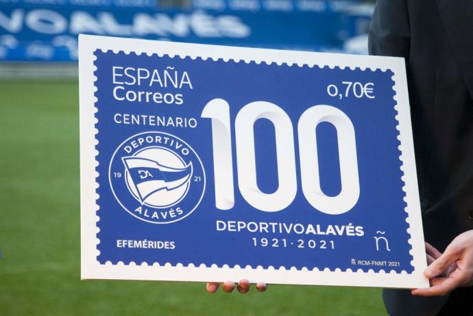 Presentación oficial del sello del Deportivo Alavés con motivo de su centenario