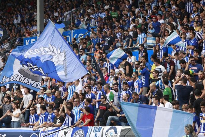 Aficionados del Deportivo Alavés en Mendizorroza