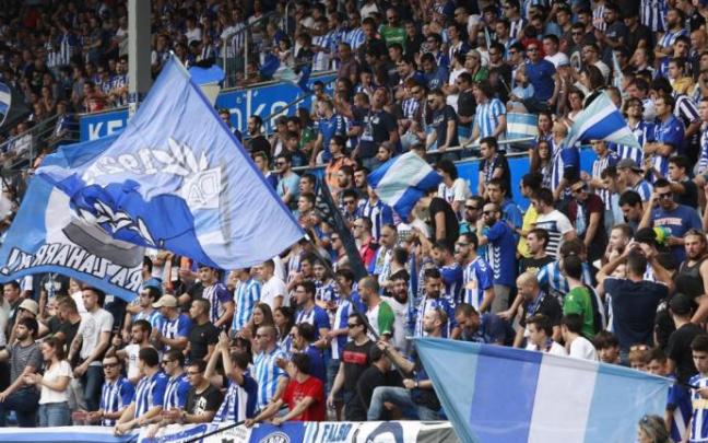 Aficionados del Deportivo Alavés en Mendizorroza