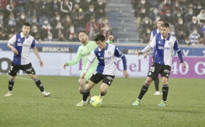 Partido entre el Alavés y el Athletic (0-0).