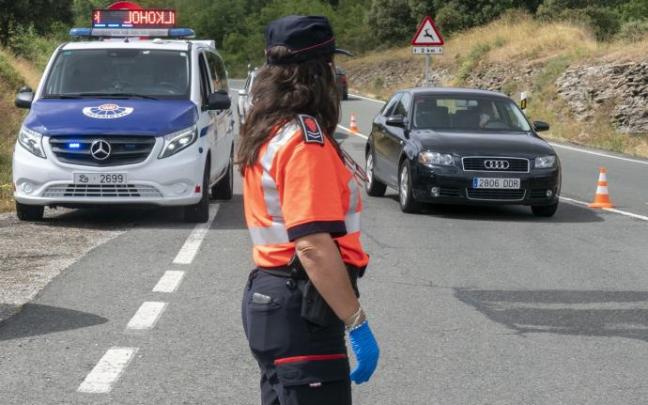 Control de alcoholemia y drogas de la Ertzaintza, en una imagen de archivo.