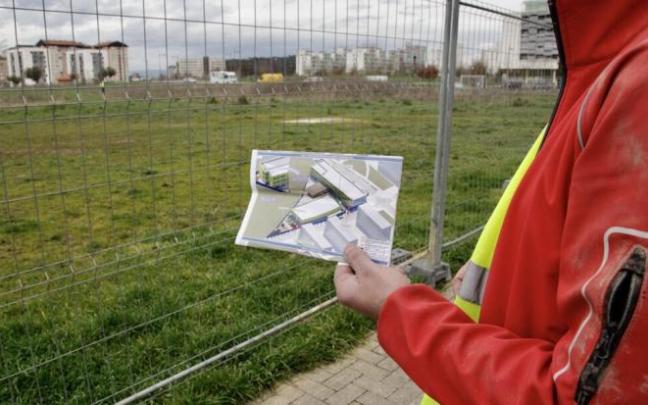 Infografía con la simulación del futuro colegio de Infantil y Primaria que se edificará en el solar.