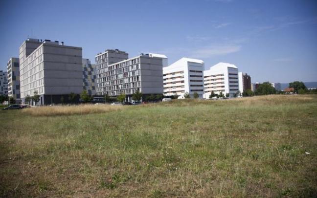 Parcela en la que se construirá el colegio Aldaialde Parcela en la que se construirá el colegio Aldaialde