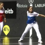 Olatz Arrizabalaga y Amaia Alday, en un lance de un encuentro anterior.