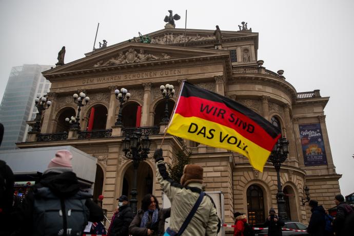 Protestas en Frankfurt por las restricciones impuestas por el covid-19