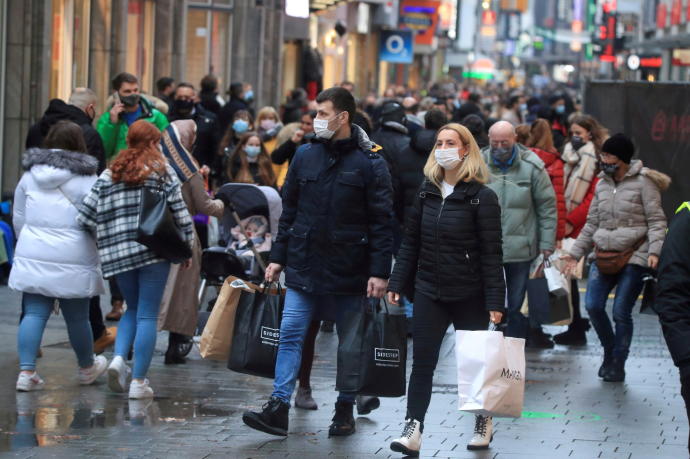 Imagen de una calle comercial en la ciudad de Colonia