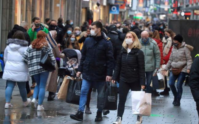 Imagen de una calle comercial en la ciudad de Colonia
