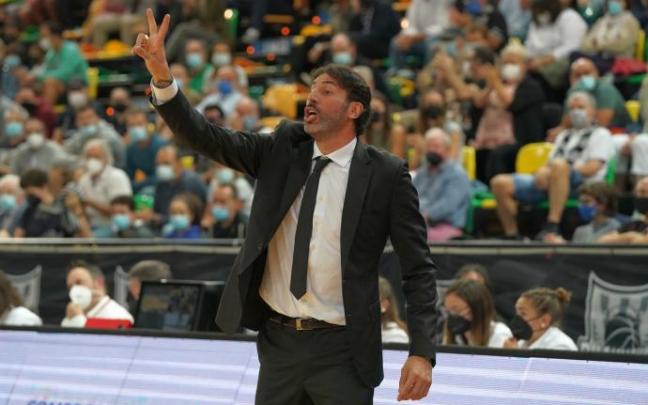 Álex Mumbrú, en un momento del partido.