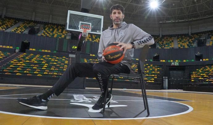 El entrenador de Bilbao Basket, Álex Mumbrú.