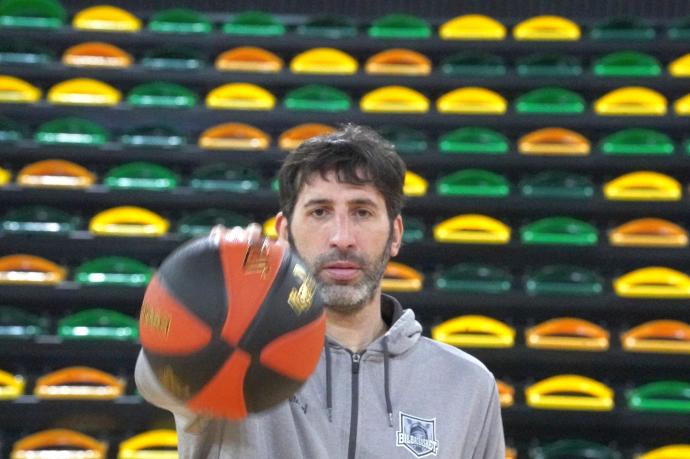 El entrenador del Bilbao Basket, Álex Mumbrú