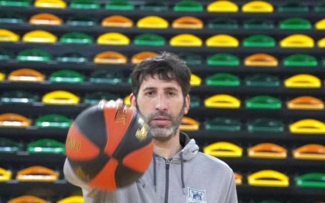 El entrenador del Bilbao Basket, Álex Mumbrú