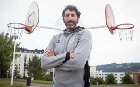 El entrenador del Bilbao Basket, Álex Mumbrú.