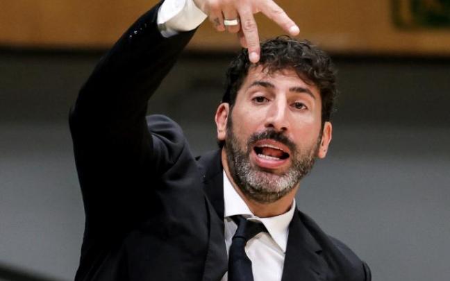 Álex Mumbrú en el partido ante el Juventut.