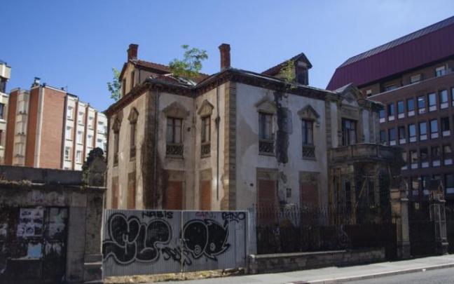Casa de los Alfaro, en Manuel Iradier. Casa de los Alfaro, en Manuel Iradier.