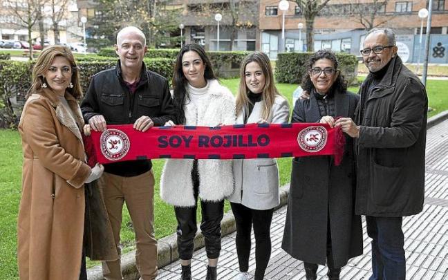 De izquierda a derecha, Raquel Gutiérrez, Juan Ignacio Iturria, Maitane Iturria, Ainhoa Iturria, Carmela Gutiérrez y José Luis Cerrato.