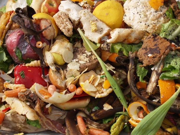 En 2020 los hogares del Estado tiraron a la basura 1.364 millones de kilos/litros de alimentos.
