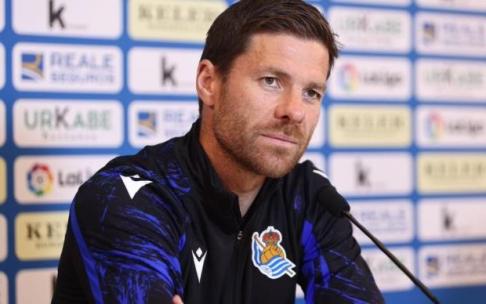 Xabi Alonso, en un momento de su comparecencia ante los medios