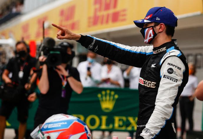 Ocon celebra su primera victoria en F1.
