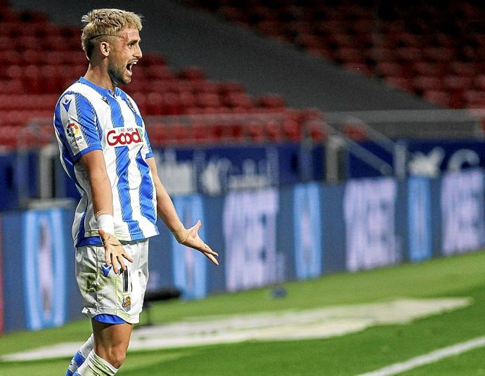 Adnan Januzaj celebra con alegría el tanto que le marcó al Atlético de Madrid en el Wanda aquel 19 de julio de 2020. Foto: Efe