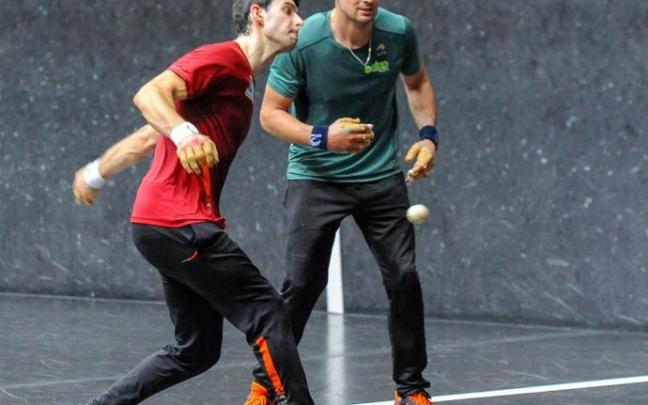 Jokin Altuna y Víctor Esteban, en un entrenamiento. Jokin Altuna y Víctor Esteban, en un entrenamiento.