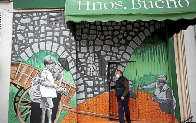 Fin de jornada en la frutería, ahora con nueva piel a todo color.