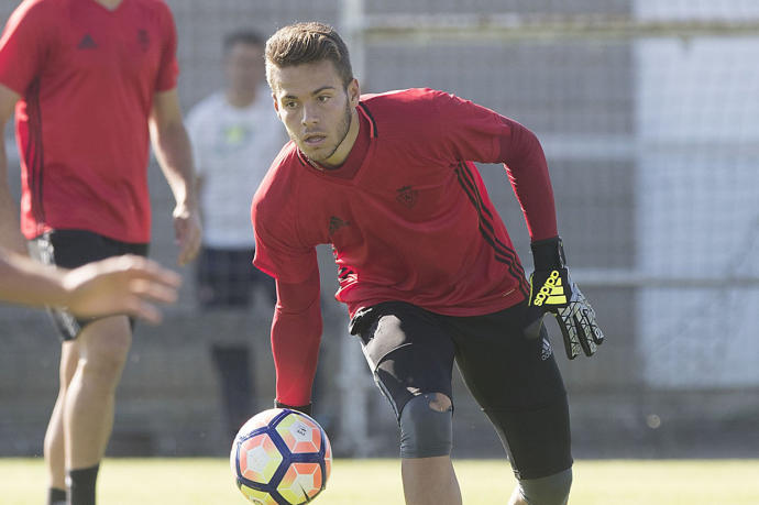 Álvaro, en su época como jugador de Osasuna.