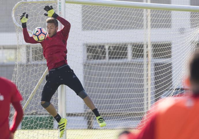 Álvaro Fernández, en un entrenamiento en Tajonar.