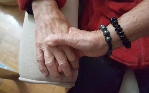 Euskadi tendrá una estrategia para mejorar la atención a enfermos de Alzheimer.