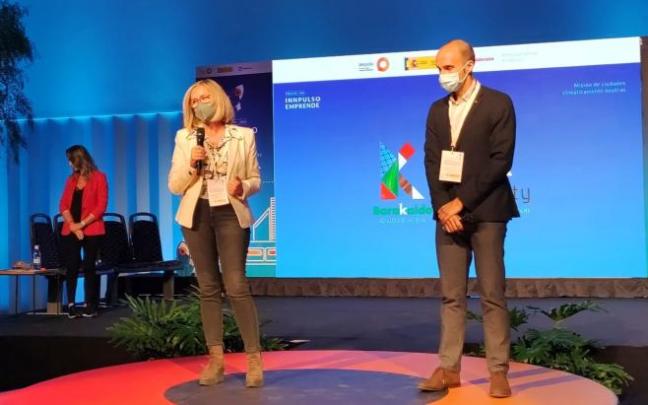 La alcaldesa de Barakaldo, Amaia del Campo, defendió en Barcelona el proyecto de Alterity, distinguido como mejor en la innovación tecnológica.