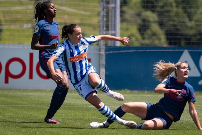 Amaiur Sarriegi, durante un partido contra el Atlético de Madrid.