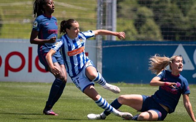 Amaiur Sarriegi, durante un partido contra el Atlético de Madrid.