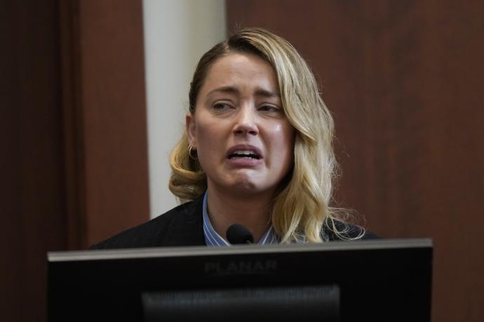 Amber Heard rompió a llorar en varias ocasiones durante su testimonio.