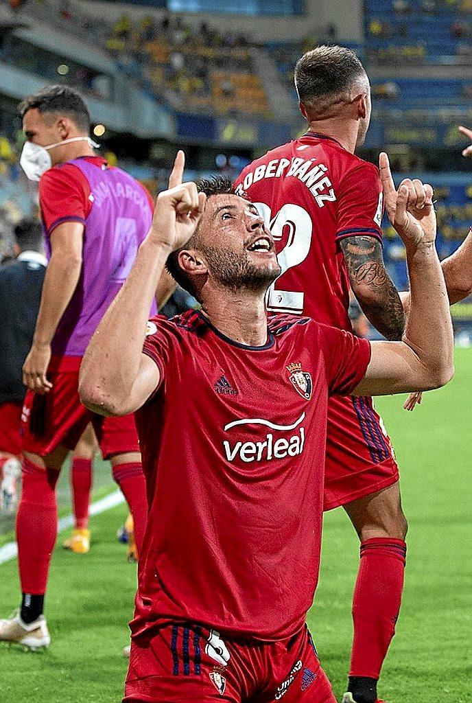 David García celebra su gol, el de la victoria de Osasuna en Cádiz.