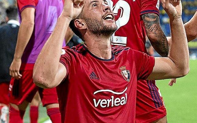 David García celebra su gol, el de la victoria de Osasuna en Cádiz.