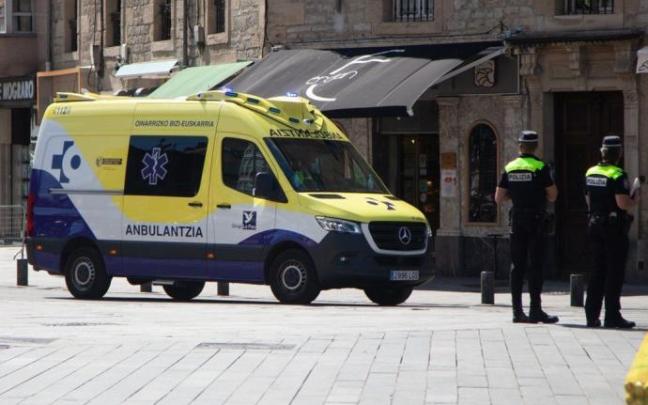 Una ambulancia en Vitoria.