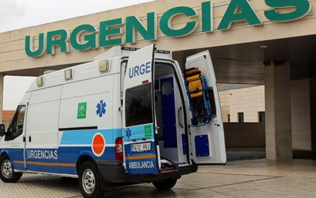 La menor fue trasladada a las urgencias del Hospital Materno Infantil.