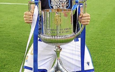 Real Sociedad | Nacho Monreal: "Tengo amigos en Osasuna y no hace falta ni que me digan que nos esperan 90 minutos de perros"