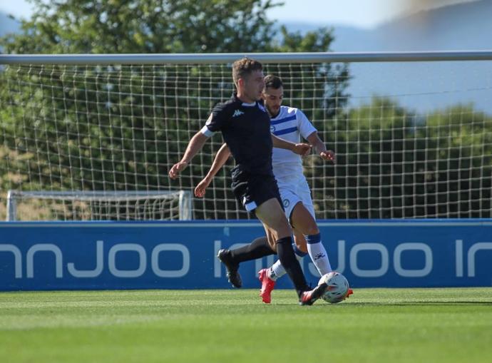 Un lance del encuentro entre el Amorebieta y el Alavés.