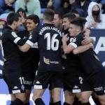 Los jugadores del Amorebieta se abrazan en la celebración de uno de los goles de Gorka Guruzeta. Los jugadores del Amorebieta se abrazan en la celebración de uno de los goles de Gorka Guruzeta.