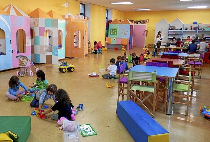 Menores juegan en una ludoteca. Foto: Nerea Mazkiaran