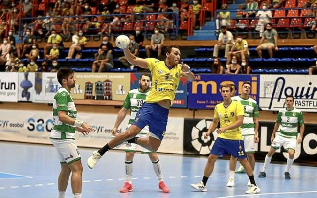 La afición bidasotarra pudo volver a Artaleku para presenciar un partido liguero. La afición bidasotarra pudo volver a Artaleku para presenciar un partido liguero.